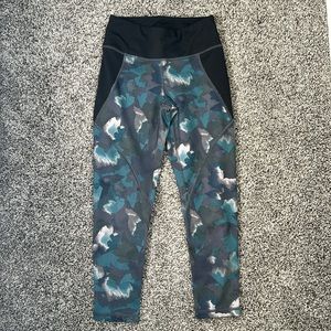 Patagonia Women Centered Cropped Leggings XS Maple Camo: Smolder Blue